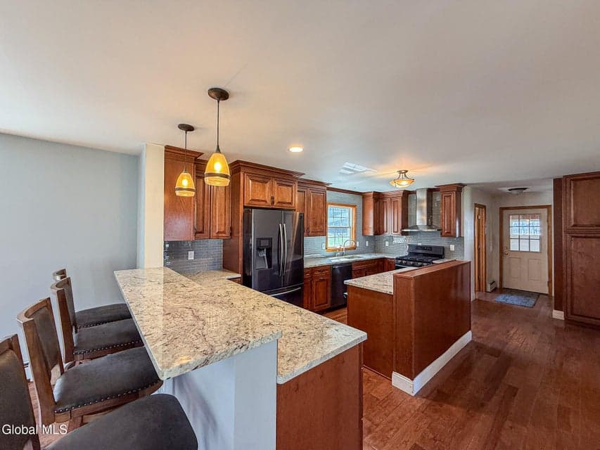 521 Hall Hill Road, photo 3