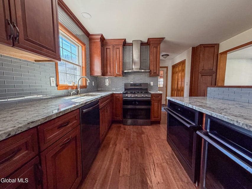 521 Hall Hill Road, photo 4