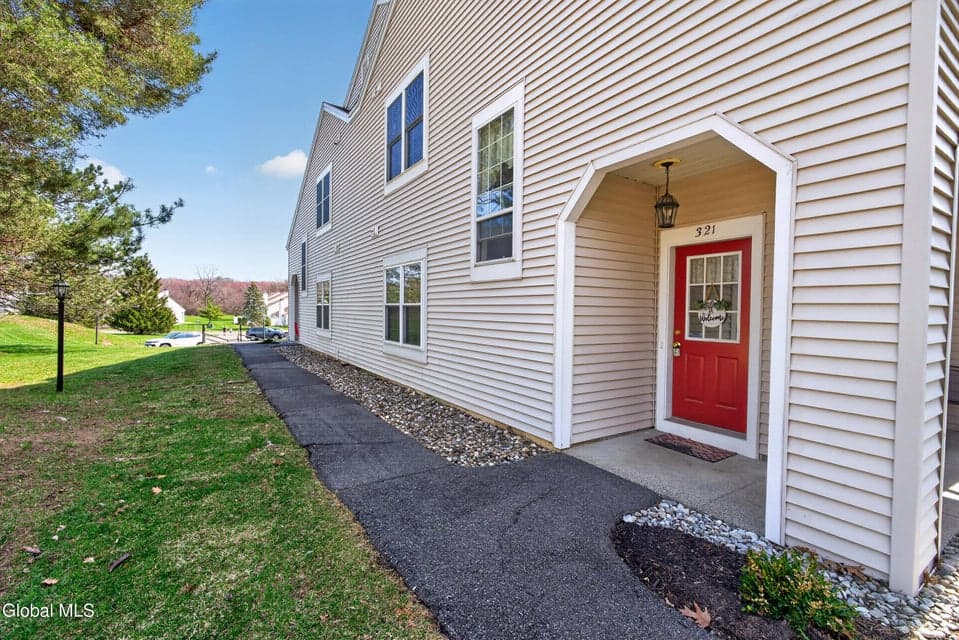 321 Diamond Rock Circle, photo 3
