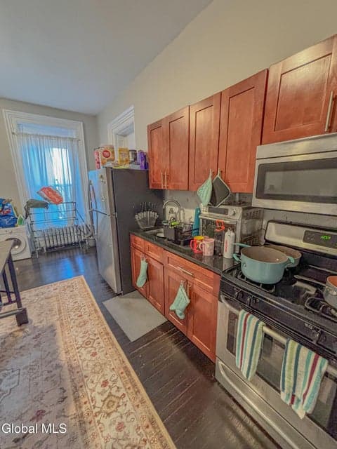 81 Ten Broeck Street, photo 5