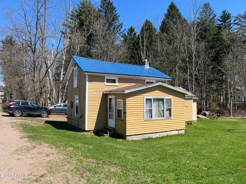 7492 Mill Road, photo 1