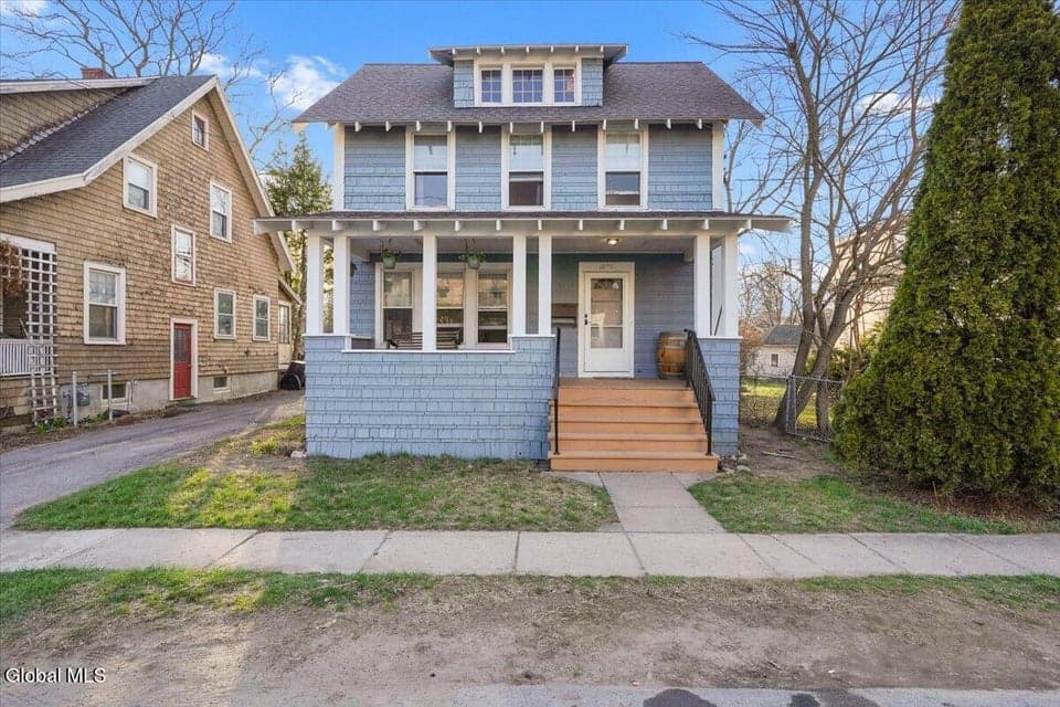 1095 Regent Street, photo 1