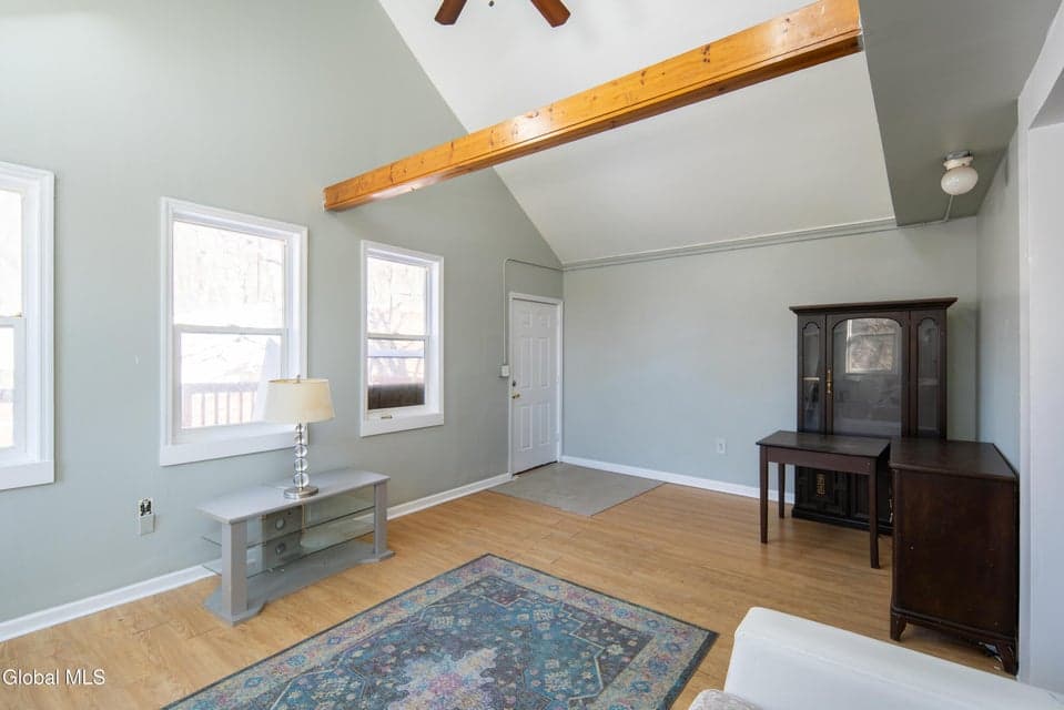 61 Tyler Street, photo 2