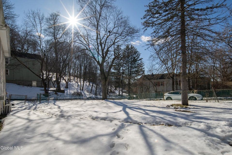 61 Tyler Street, photo 5