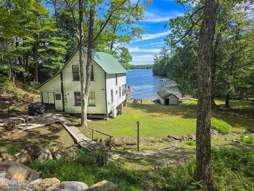233 North Shore Road, photo 1