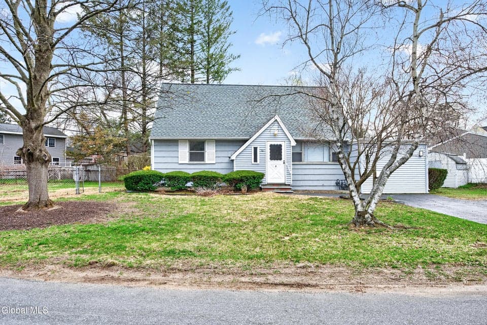 2 Jeffrey Lane, Colonie, NY, photo 1