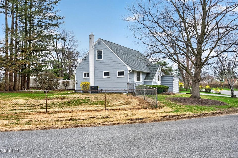 2 Jeffrey Lane, Colonie, NY, photo 3