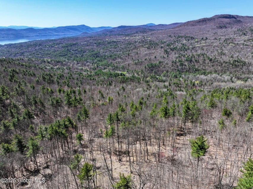 392 W Hague Road, photo 3