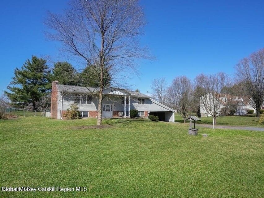 16 Spruce Street, photo 2