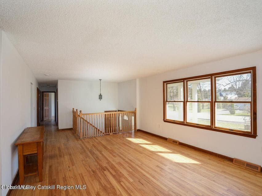 16 Spruce Street, photo 3