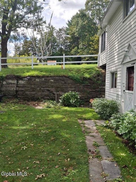 214 W Main Street, photo 3