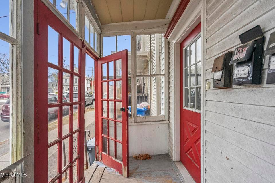 40 Cortland Place, photo 4