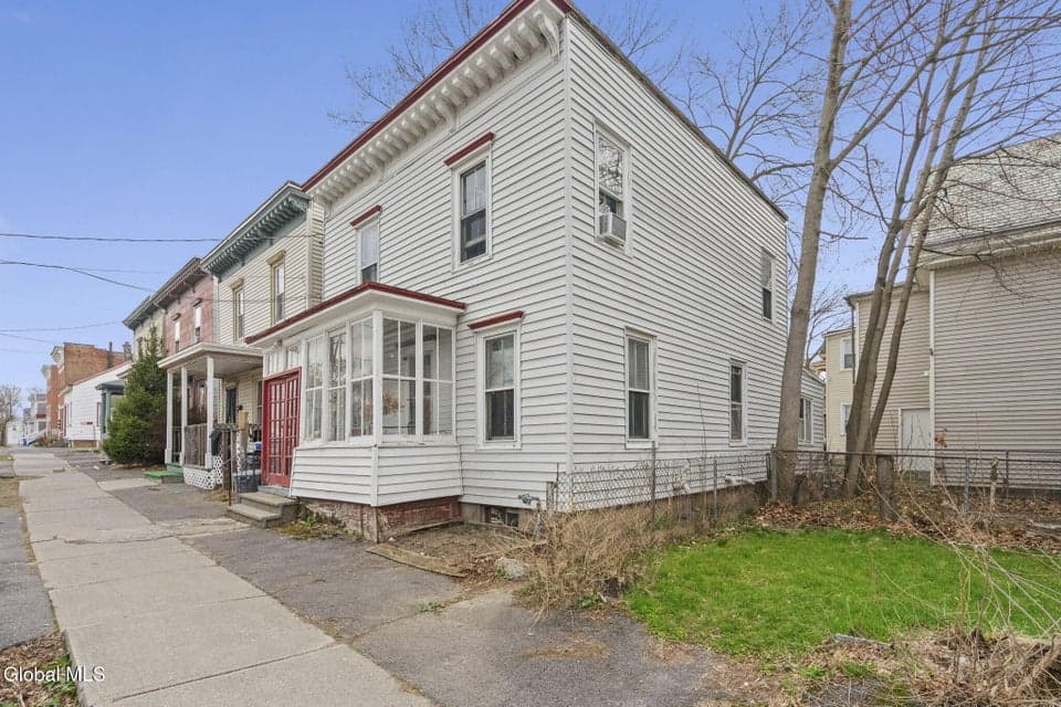 40 Cortland Place, photo 2