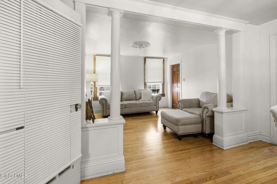 20 108th Street, photo 5