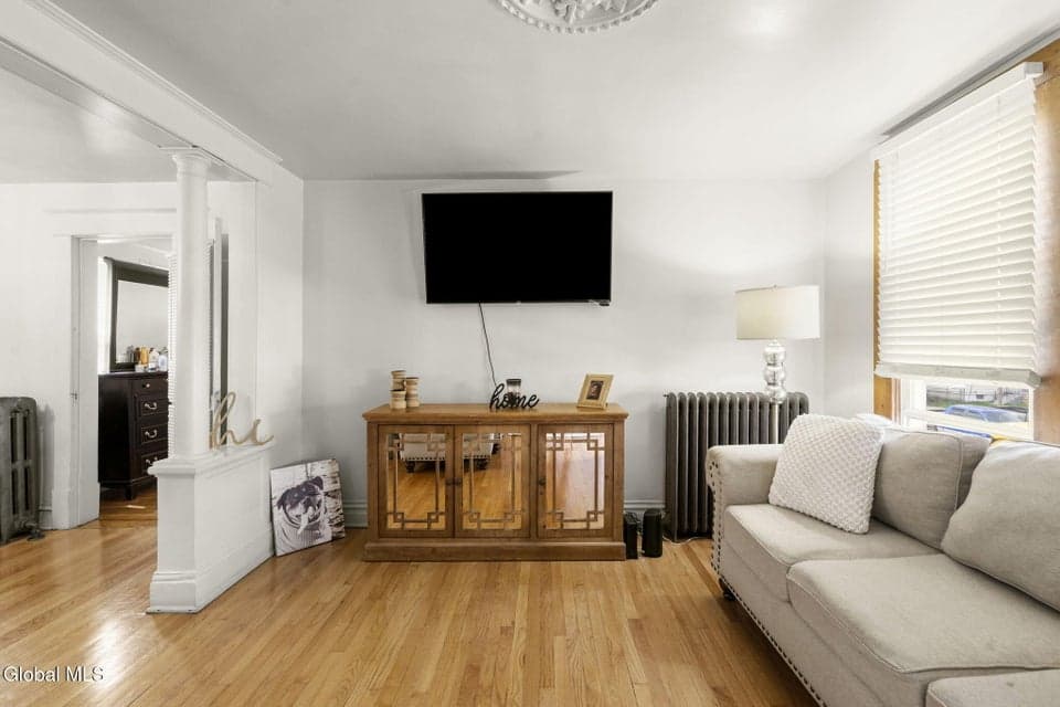 20 108th Street, photo 4