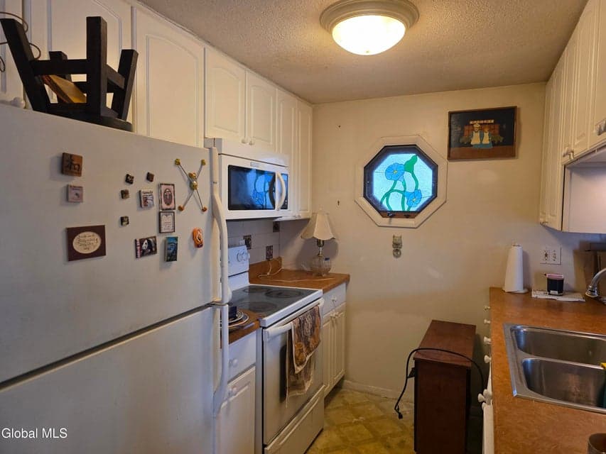 13 Donna Lynn Drive, East Greenbush, NY, photo 3