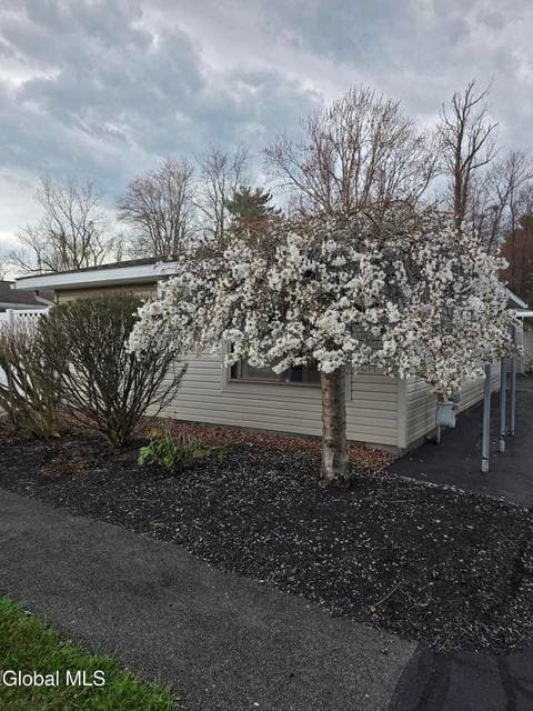 13 Donna Lynn Drive, East Greenbush, NY, photo 2