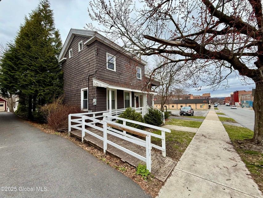 41 S Perry Street, photo 3