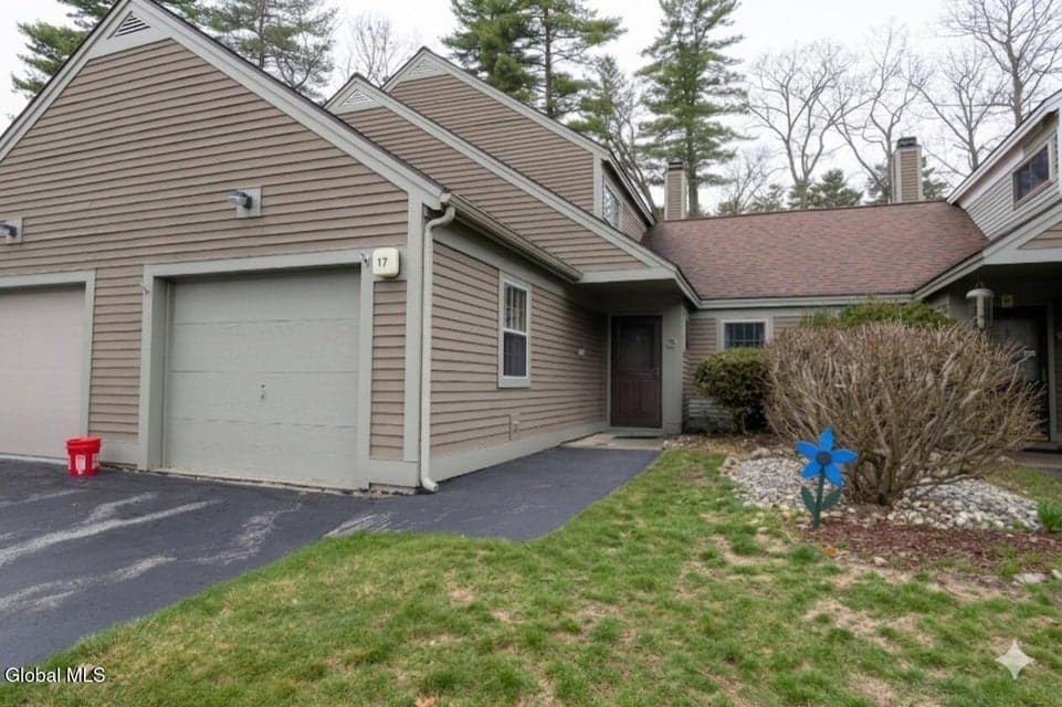 7 Prospect Street, C17, Lake George, NY 12845