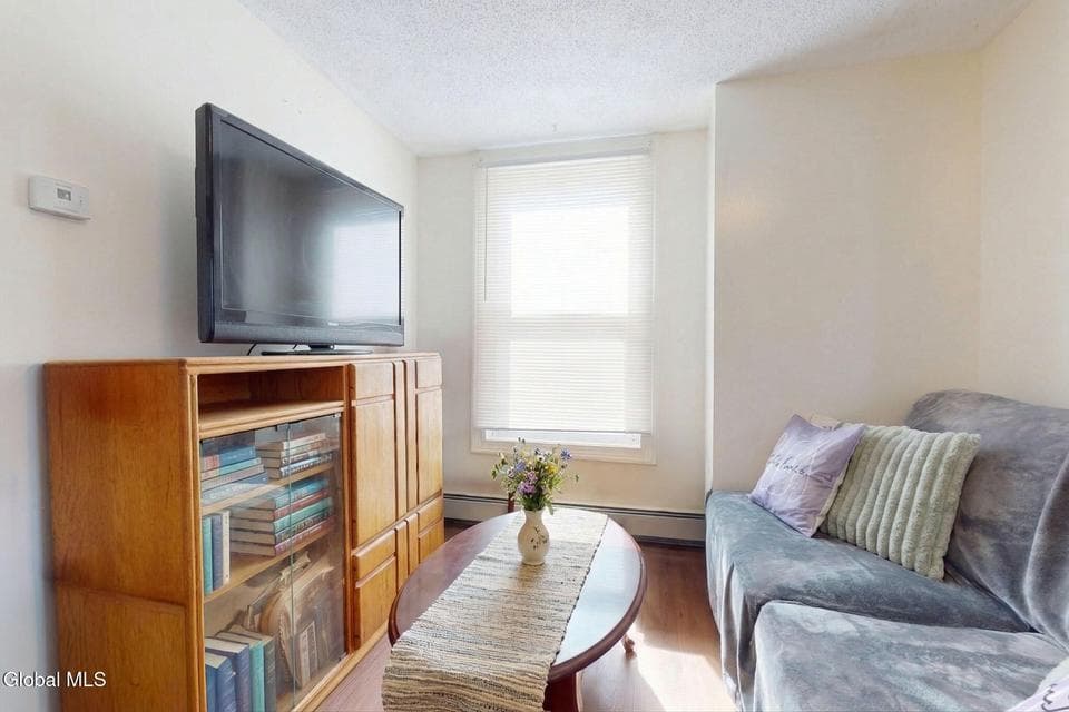 11 Elm Street, photo 2