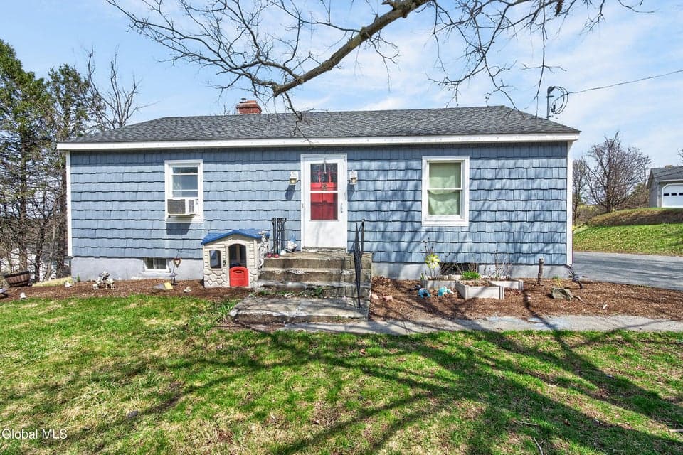 1 Grandview Avenue, North Greenbush, NY 12198