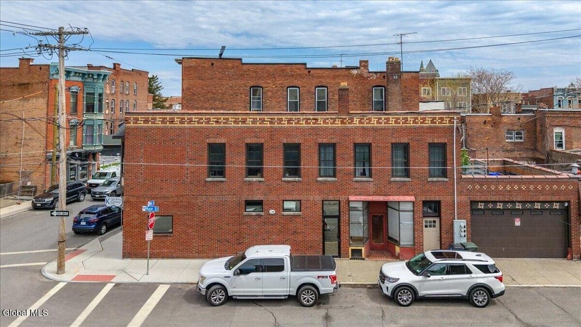 0.06 acres · Mixed Use, photo 2