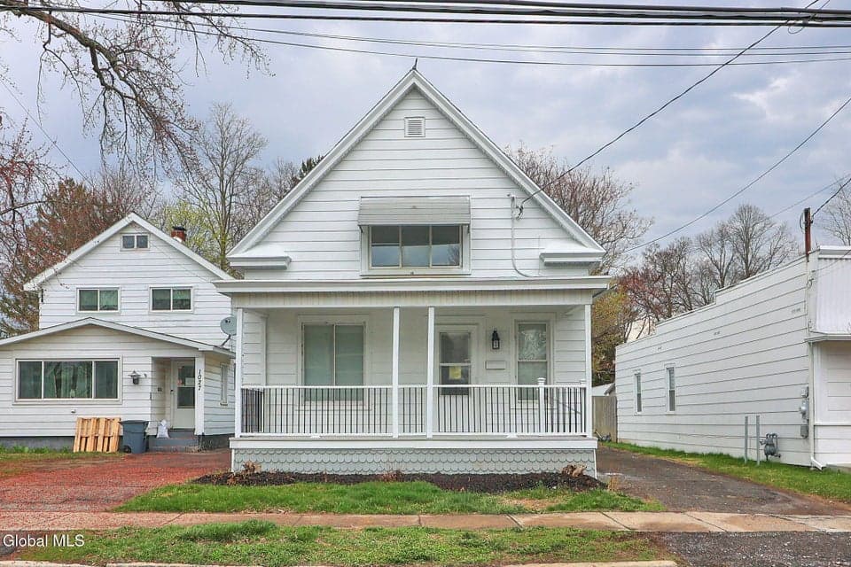 1031 Helderberg Avenue, photo 1