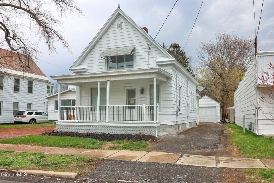 1031 Helderberg Avenue, photo 2