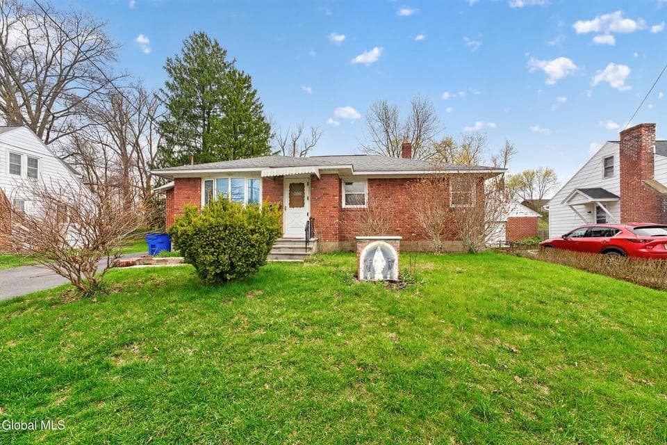 19 Pleasantview Avenue, Albany, NY, photo 1