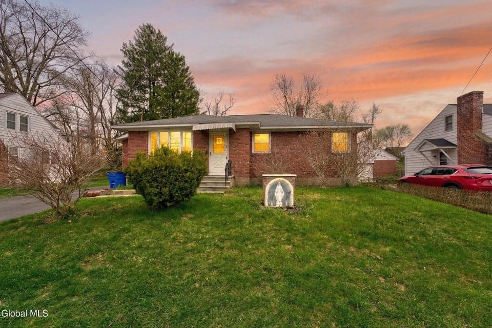 19 Pleasantview Avenue, Albany, NY, photo 2