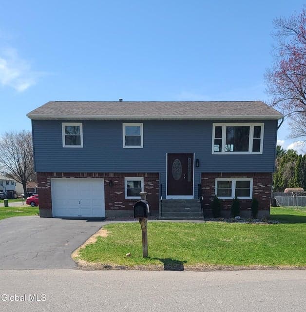 11 Village Park Drive, Colonie, NY 12205, photo 1