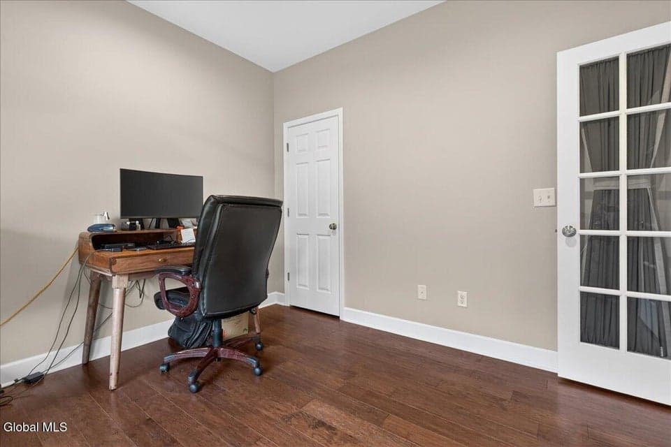 120 Burnt Hills Drive, photo 3