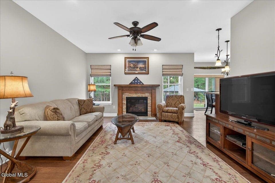 120 Burnt Hills Drive, photo 5