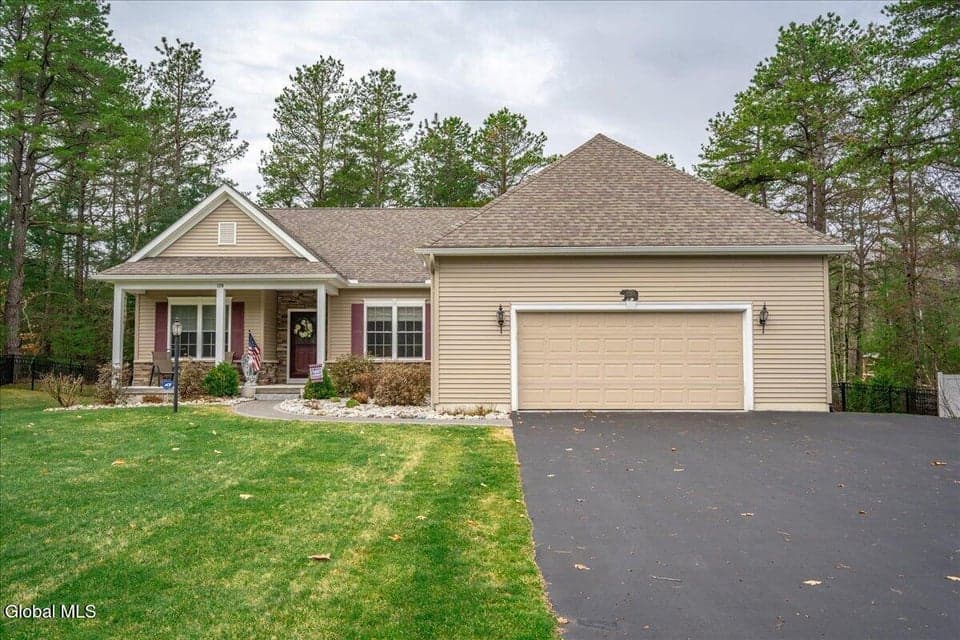 120 Burnt Hills Drive, photo 2
