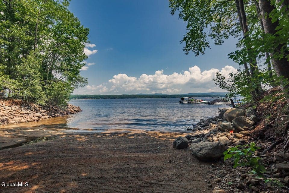 143 Lakeview Avenue, photo 2