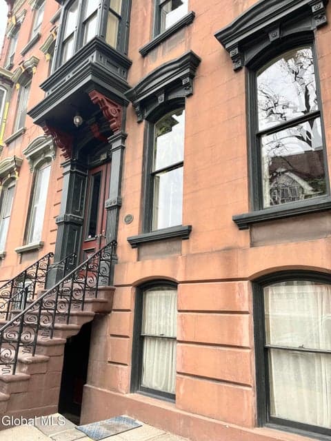223 Lancaster Street, photo 3
