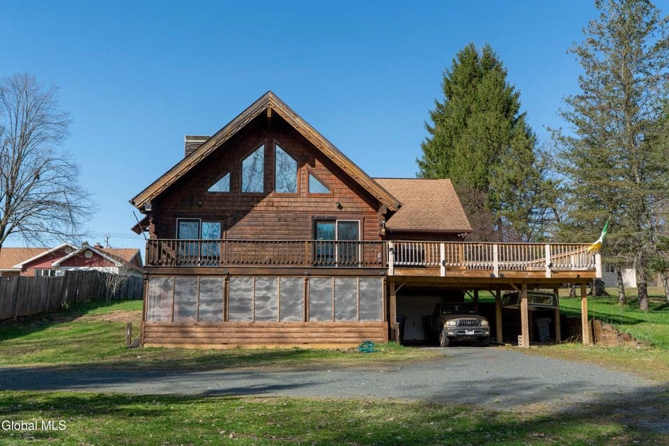2 Cesta Lane, Troy, NY 12180