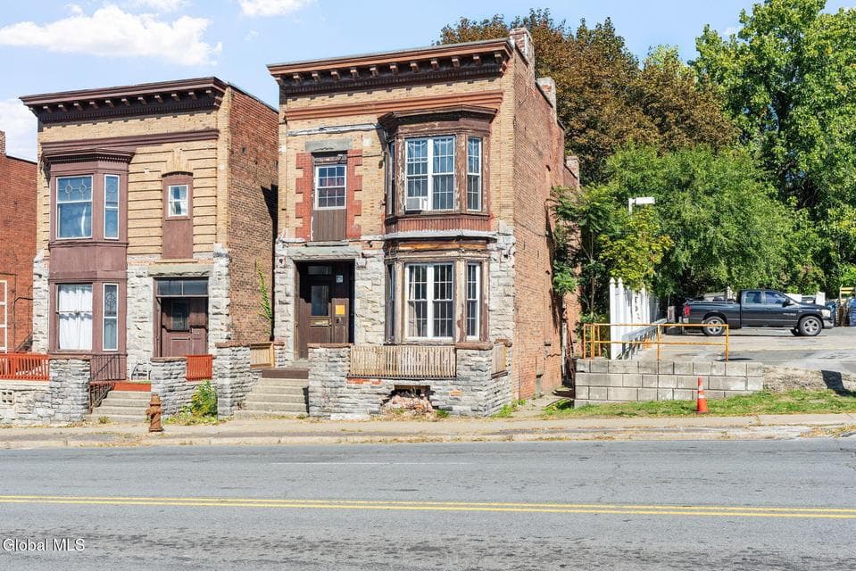 169 Hoosick Street, photo 4