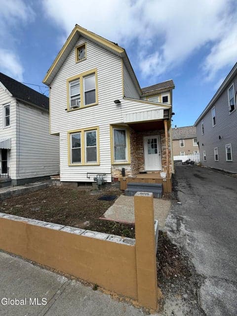 317 Victory Avenue, Schenectady, NY