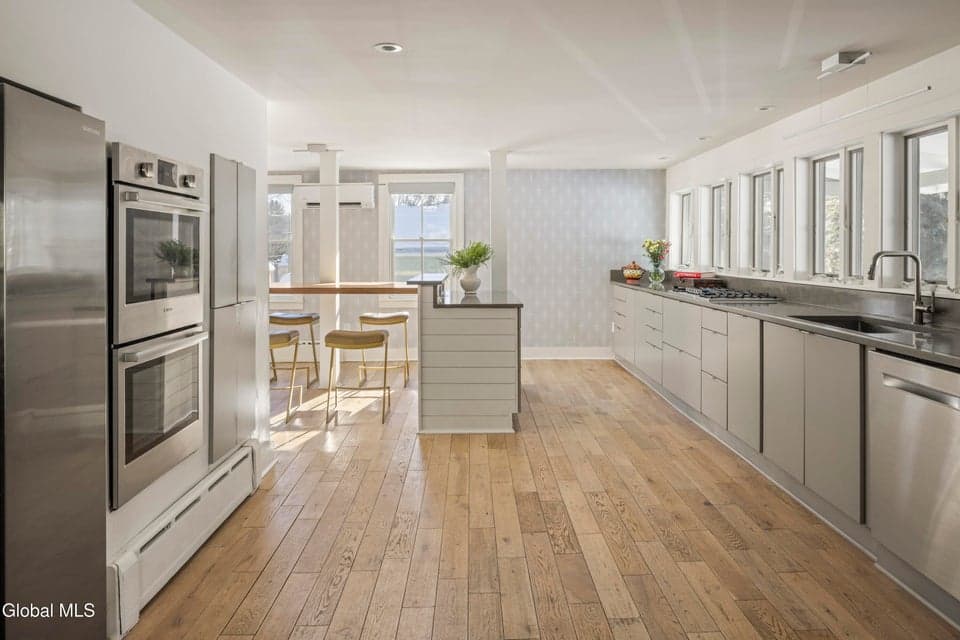 28 Hudson Street, photo 3