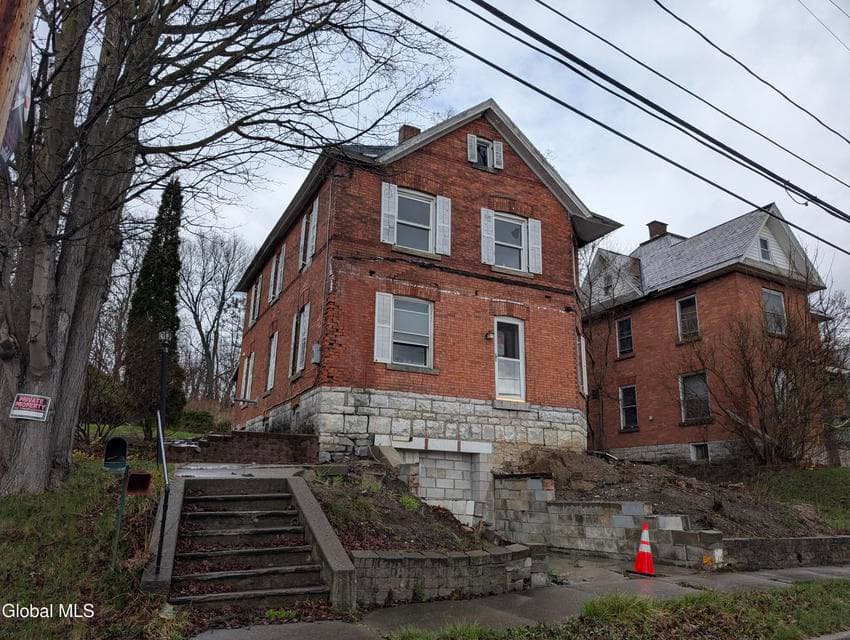 35 Monroe Street