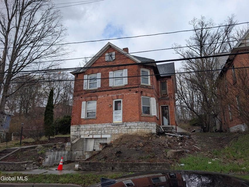 35 Monroe Street, photo 2