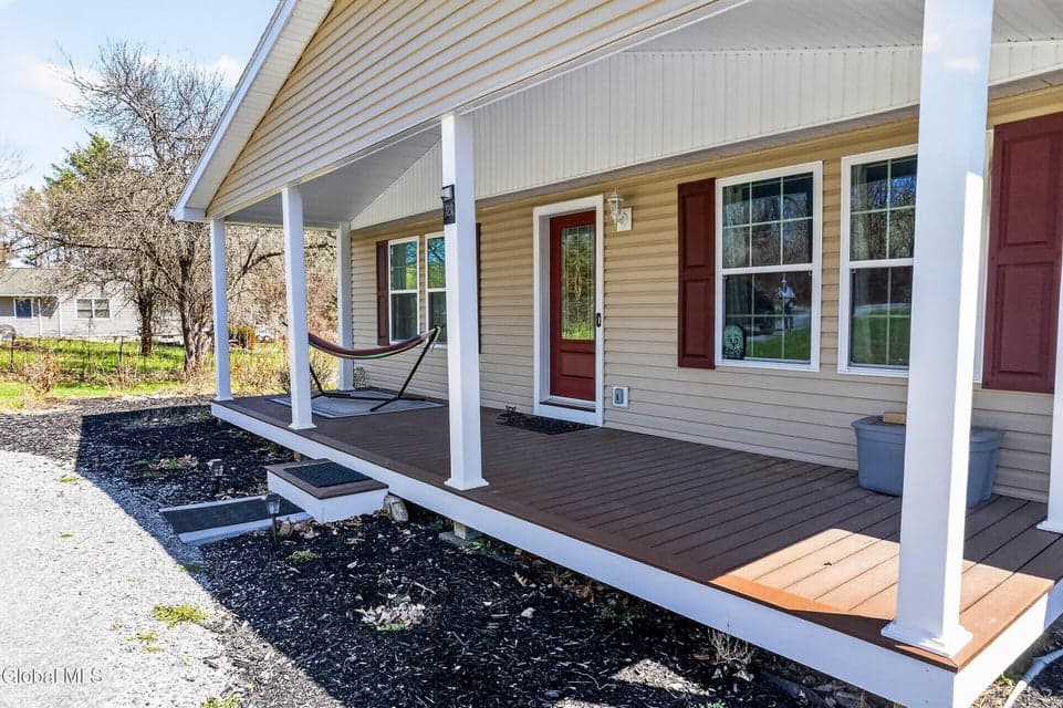 710 Dean Road, photo 3