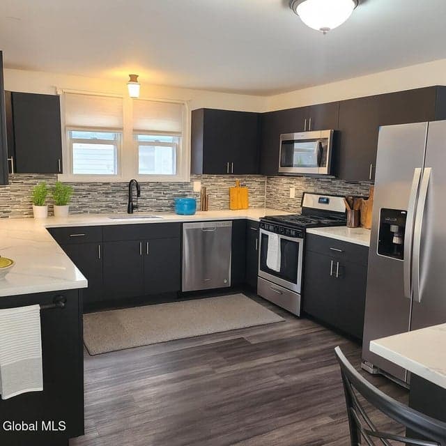 261 Altamont Avenue, photo 5
