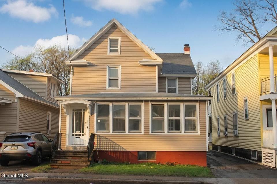 261 Altamont Avenue, photo 1