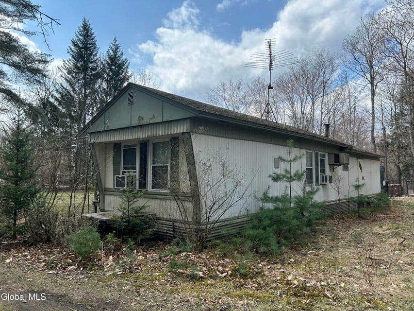 147 Lampman Road, photo 3