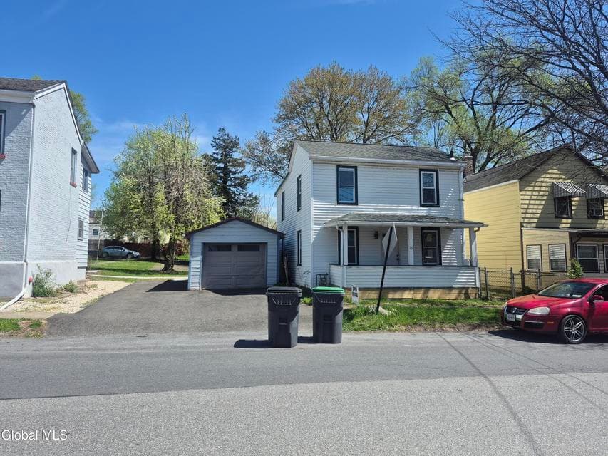131 W Bridge Street, photo 3