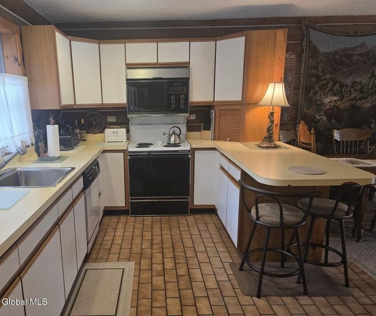 100 Crystal Lake Drive, photo 3