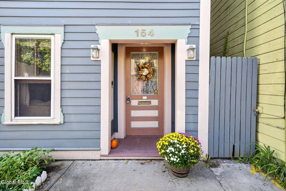 154 Jefferson Street, photo 2