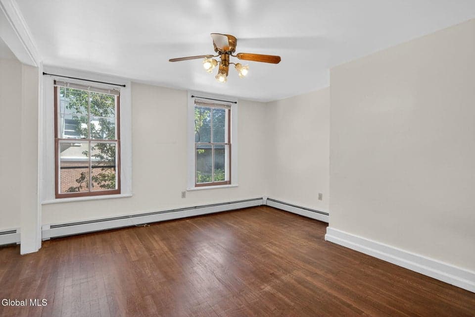 154 Jefferson Street, photo 3